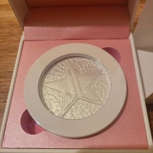 Jeffree Star highlighter